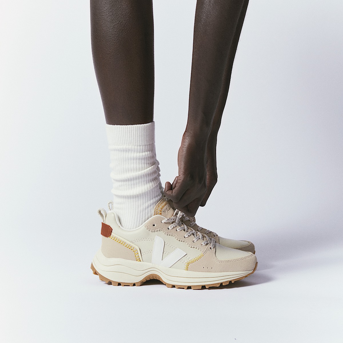 VENTURI II LEATHER VEJA X BIMBA Y LOLA MULTICO ALMOND - Image 4
